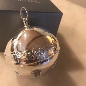Wallace 2016 Silver Plate Grand Baroque Bell